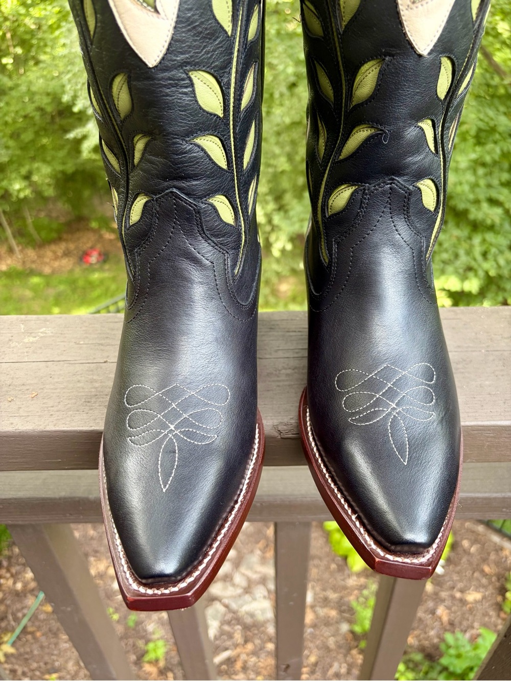 Tecovas Limited Edition Midnight Cream and Red Roses - Picture 7 of 10